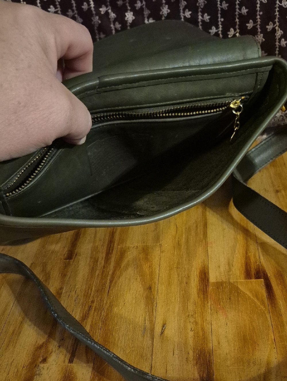 Coach Classic Olive Green Leather Crossbody Bag - Picture 6 of 7